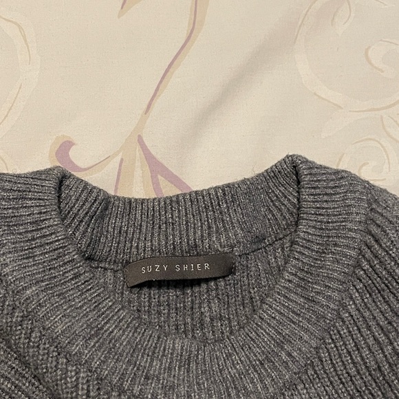 Grey colour sweater from suzy sheir, size small - Picture 2 of 2
